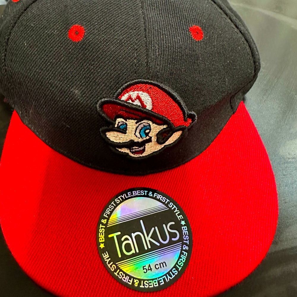 Super Mario hat